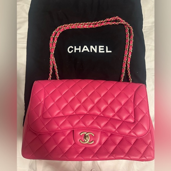 Chanel Fuchsia Quilted Shoulder Bag - Picture 2 of 12